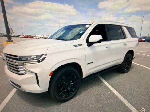 Used 2022 Chevrolet Tahoe High Country image 2