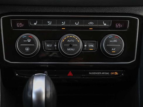 Used 2022 Volkswagen Atlas SE FWD image 13
