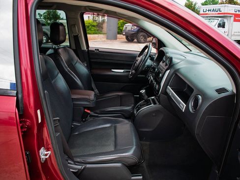 Used 2014 Jeep Compass Latitude FWD image 39