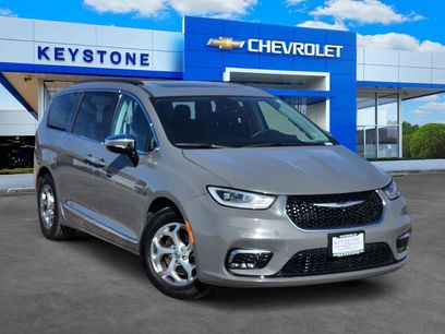 Used 2023 Chrysler Pacifica Limited