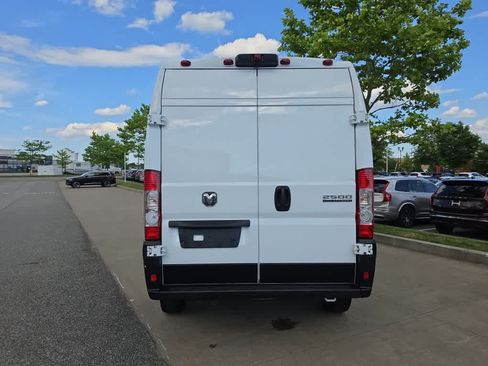 Used 2026 RAM ProMaster 2500 w/ Convenience Group FWD image 5