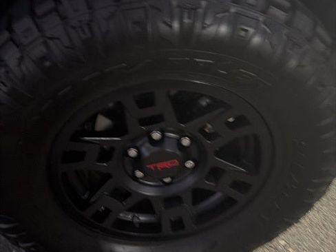 Used 2021 Toyota 4Runner Venture w/ Moonroof Package image 11