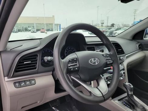 Used 2020 Hyundai Elantra SEL FWD image 16