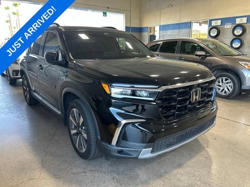 Used 2024 Honda Pilot Elite image 2
