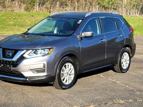 Used 2017 Nissan Rogue SV image 5