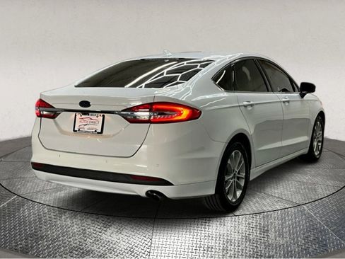 Used 2020 Ford Fusion SE image 8
