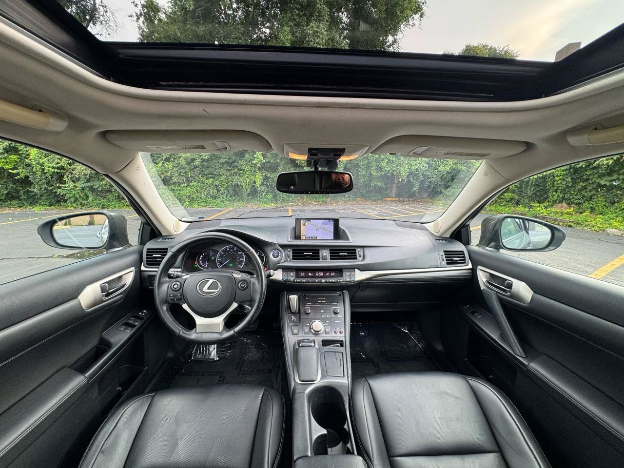 Used 2015 Lexus CT 200h w/ Navigation Package FWD image 26