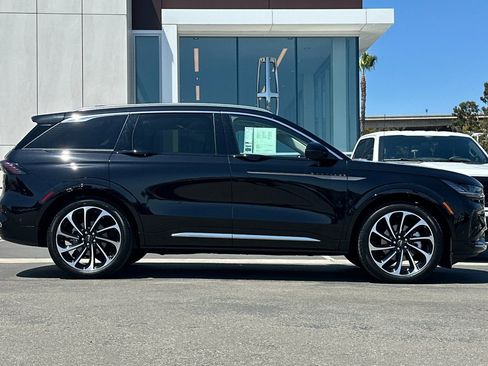 Used 2024 Lincoln Nautilus Black Label AWD/4WD image 2