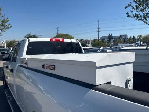 Used 2022 RAM 2500 Tradesman w/ Chrome Appearance Group RWD image 4