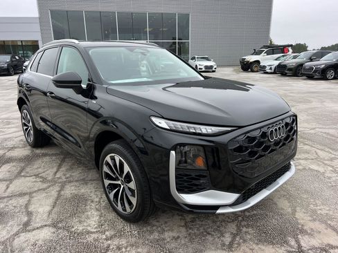 New 2026 Audi Q3 quattro 2.0T AWD/4WD image 3