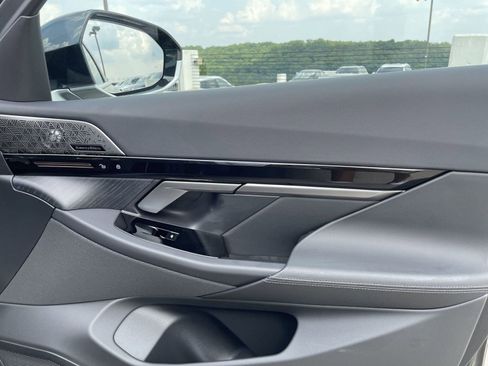 Used 2026 BMW 530i w/ Executive Package image 30