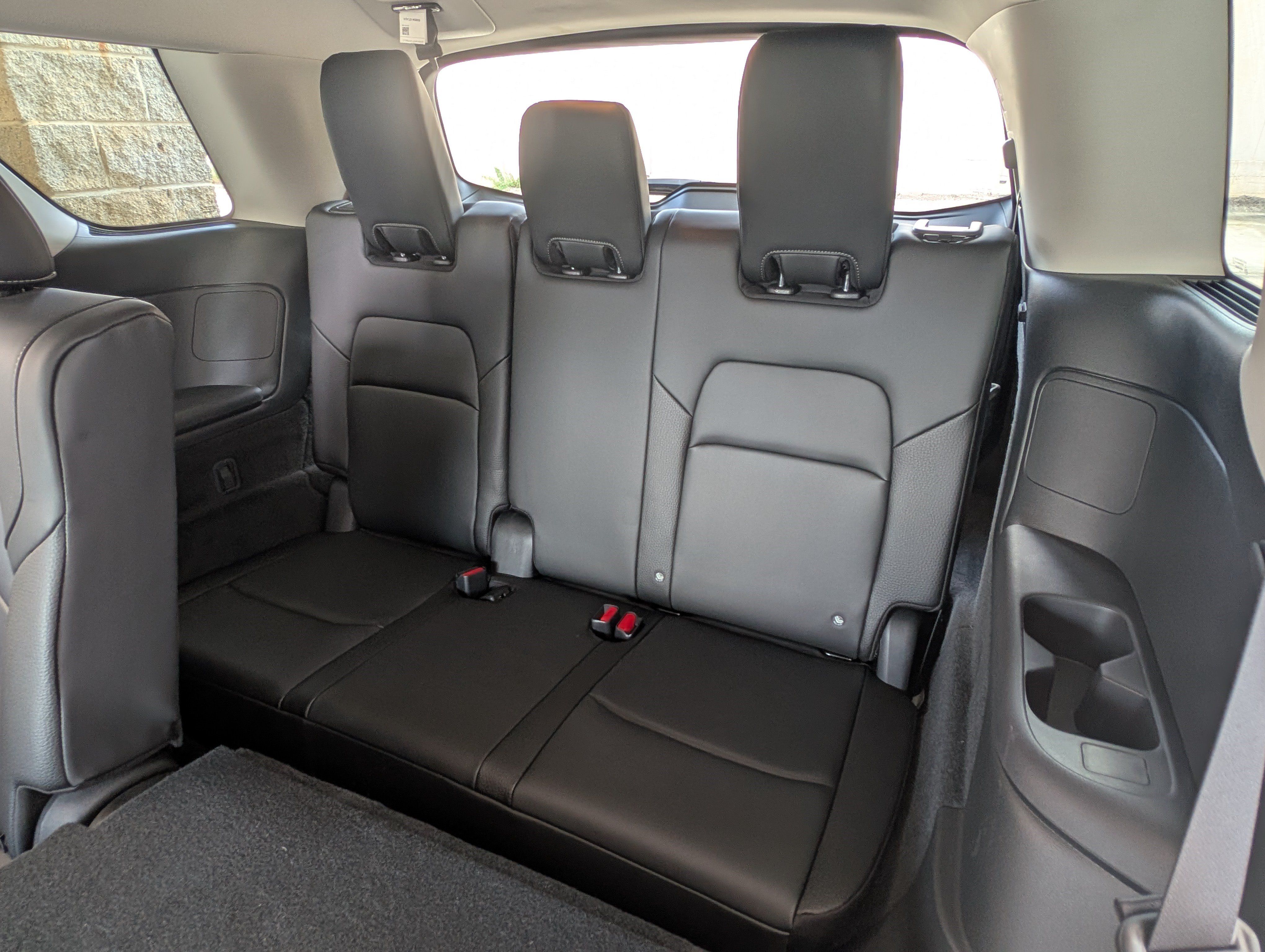 Used 2025 Nissan Pathfinder SL FWD image 18