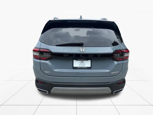Certified 2024 Honda Pilot Touring image 7