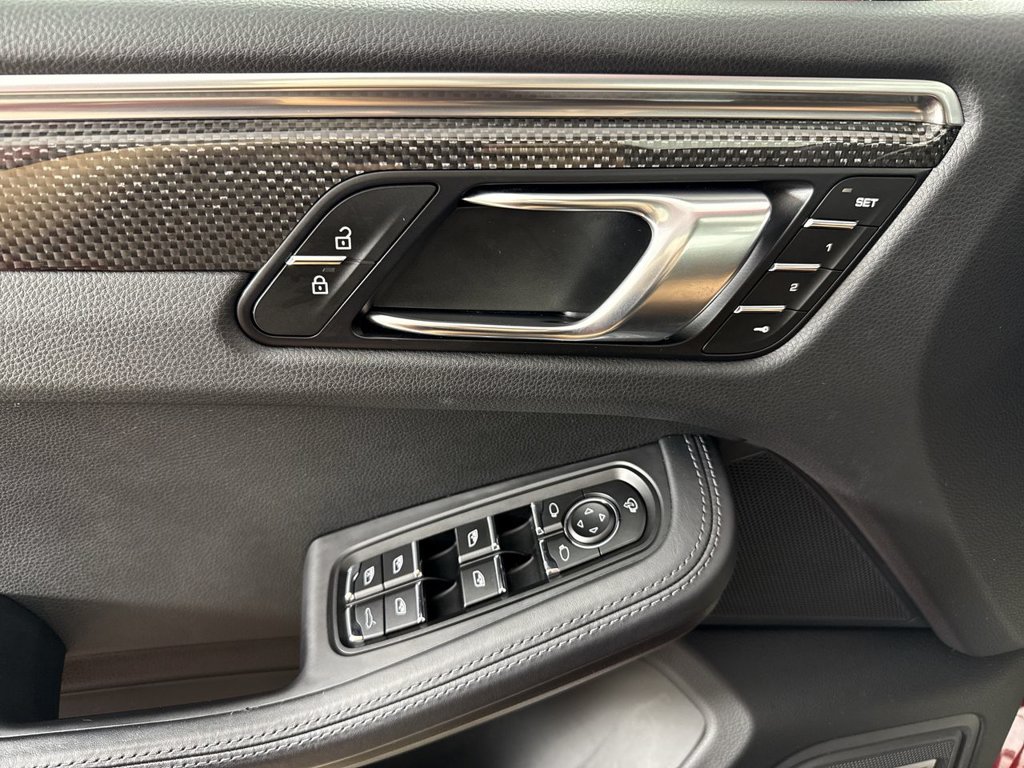 Certified 2024 Porsche Macan GTS AWD/4WD image 33