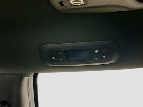 New 2026 Chrysler Pacifica Select image 25