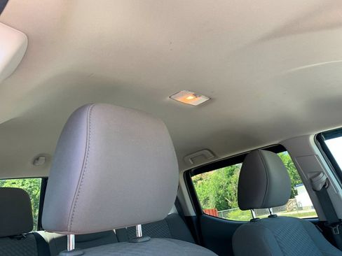 Used 2022 Toyota Tacoma SR AWD/4WD image 18