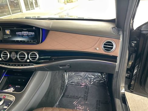 Used 2017 Mercedes-Benz Maybach S 550 4MATIC image 28