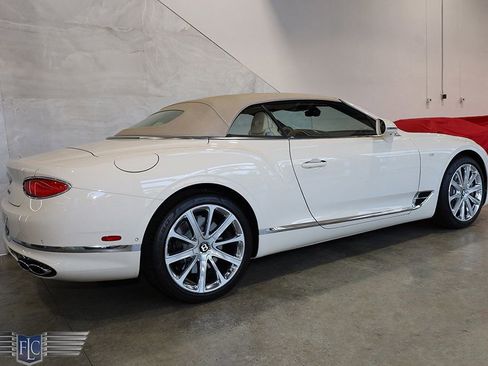 Used 2022 Bentley Continental GT AWD/4WD image 50