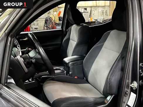 Used 2020 Toyota Tacoma TRD Off-Road image 7