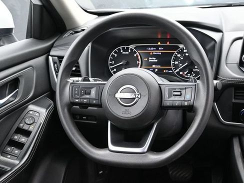 Used 2024 Nissan Rogue SV AWD/4WD image 14