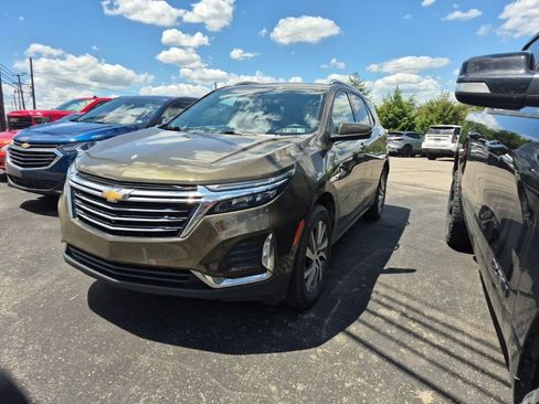 Used 2023 Chevrolet Equinox Premier AWD/4WD image 3