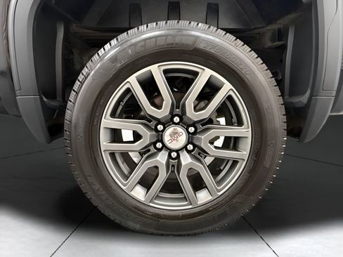 Used 2021 GMC Sierra 1500 AT4 w/ AT4 Carbonpro Edition AWD/4WD image 28