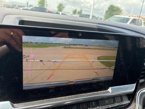 Used 2024 GMC Sierra 1500 Elevation image 12