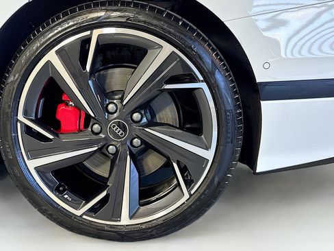 Used 2025 Audi S6 e-tron Prestige w/ 21" Black Optic Package AWD/4WD image 29