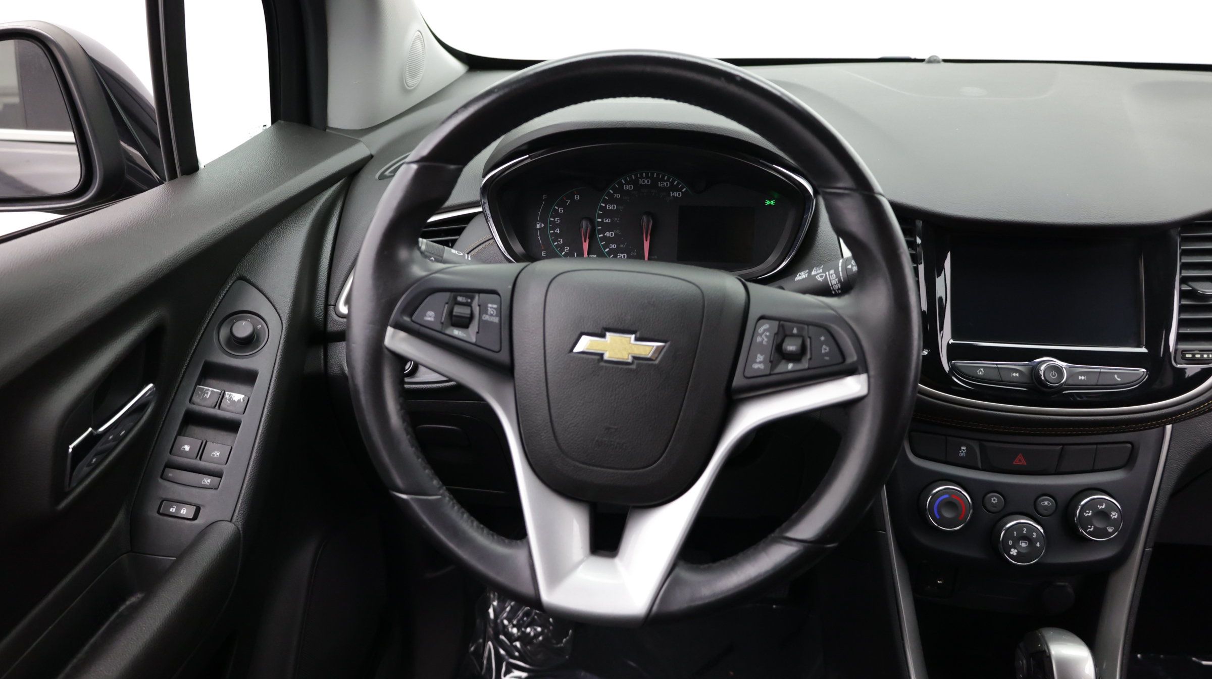 Used 2018 Chevrolet Trax LT w/ LT Convenience Package FWD image 26