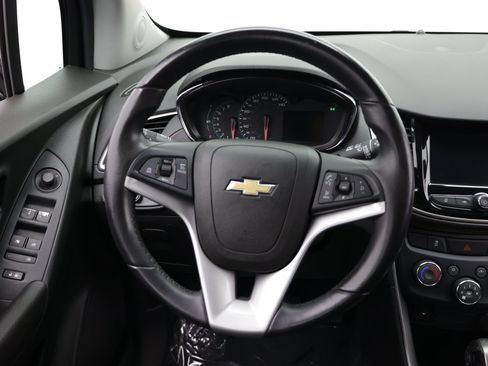 Used 2018 Chevrolet Trax LT w/ LT Convenience Package FWD image 26