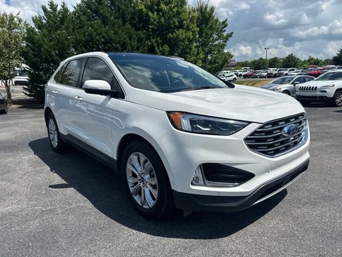 Used 2021 Ford Edge Titanium w/ Equipment Group 301A AWD/4WD image 3