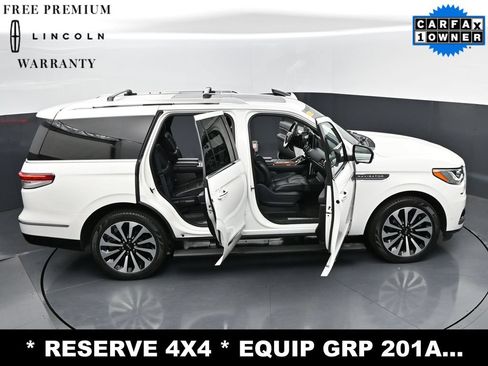 Used 2022 Lincoln Navigator Reserve AWD/4WD image 39