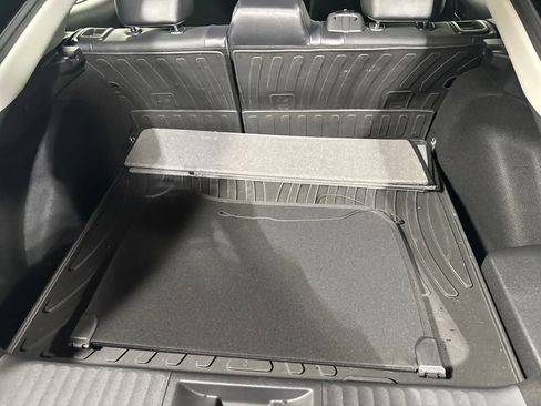 Used 2024 Toyota Prius XLE image 10