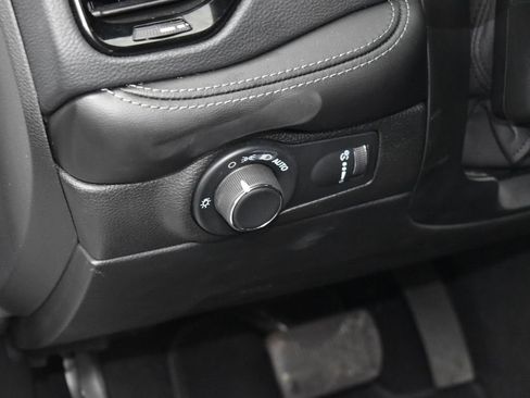 Used 2024 Dodge Durango SXT image 15