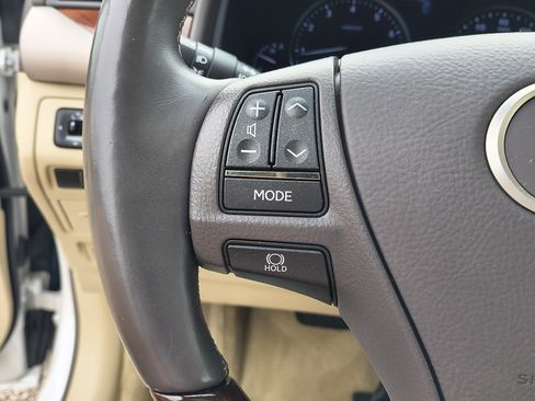 Used 2016 Lexus LS 460 w/ Comfort Package RWD image 32