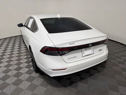 Used 2023 Honda Accord Touring image 4