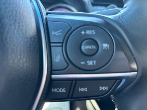 Used 2018 Toyota Camry XLE image 38