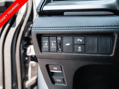 Used 2025 Honda Odyssey Touring image 14