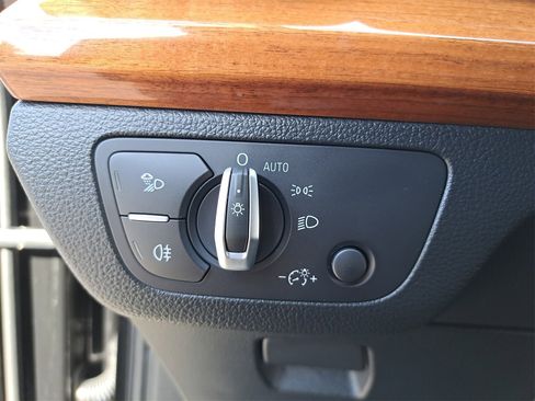 Used 2023 Audi Q5 2.0T Premium w/ Convenience Package image 28