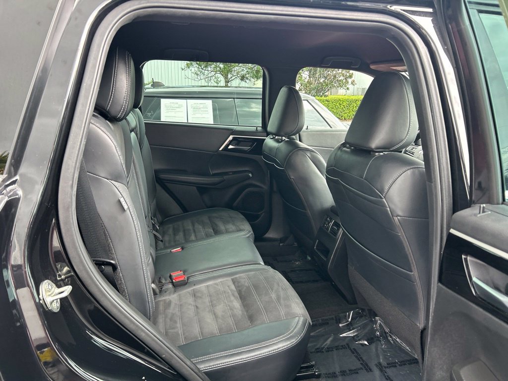 Used 2023 Mitsubishi Outlander SE Black Edition AWD/4WD image 44