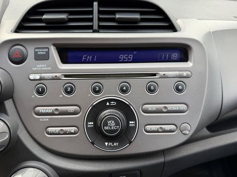Used 2010 Honda Fit image 29