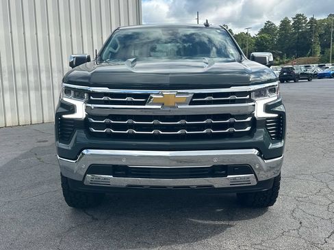Used 2025 Chevrolet Silverado 1500 LTZ AWD/4WD image 3