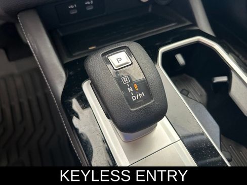 Used 2025 Mitsubishi Outlander ES FWD image 9