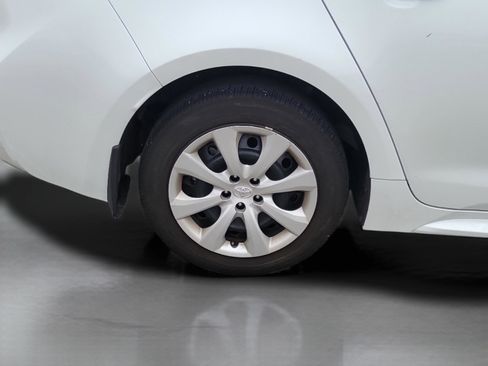 Used 2025 Toyota Corolla LE image 27