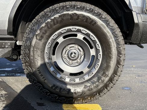 New 2025 Ford Bronco Badlands w/ Sasquatch Package AWD/4WD image 14