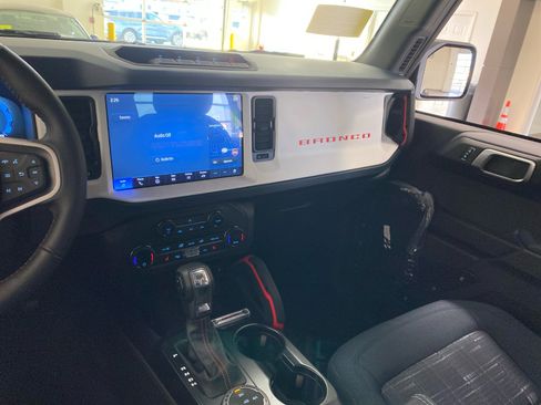 New 2025 Ford Bronco Heritage Edition image 12