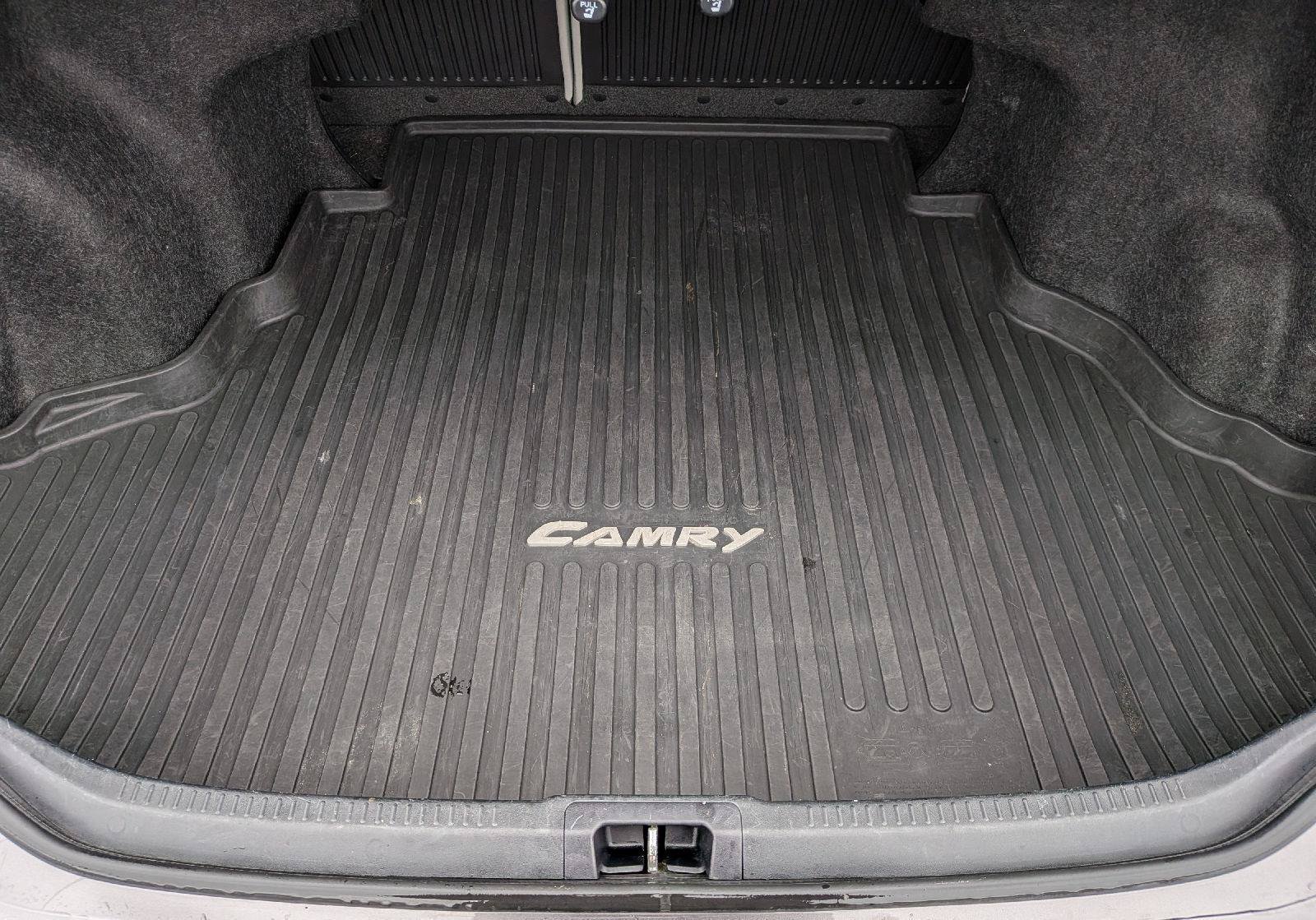 Used 2016 Toyota Camry LE FWD image 10
