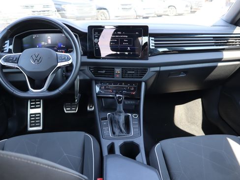 Used 2025 Volkswagen Jetta Sport FWD image 14