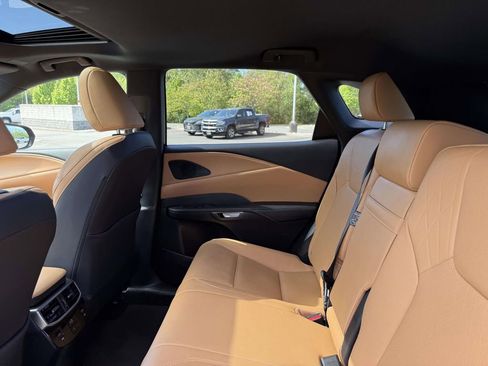 Used 2023 Lexus RX 350 Premium Plus w/ Cold Area Package FWD image 18