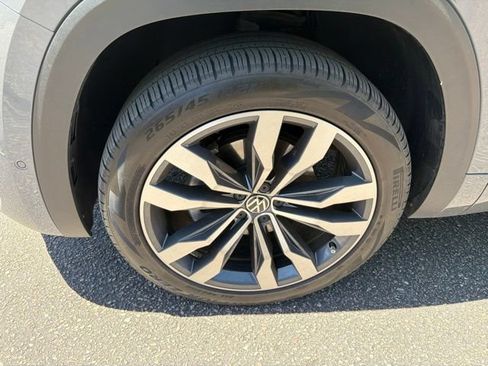 Used 2023 Volkswagen Atlas Cross Sport SEL Premium R-Line AWD/4WD image 8